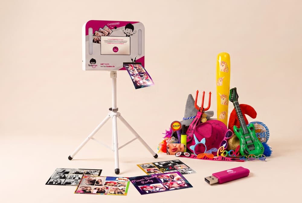 fexobox Basic: Fotobox mit Druck-Flatrate, Foto-Collagen, Requisiten und USB-Stick